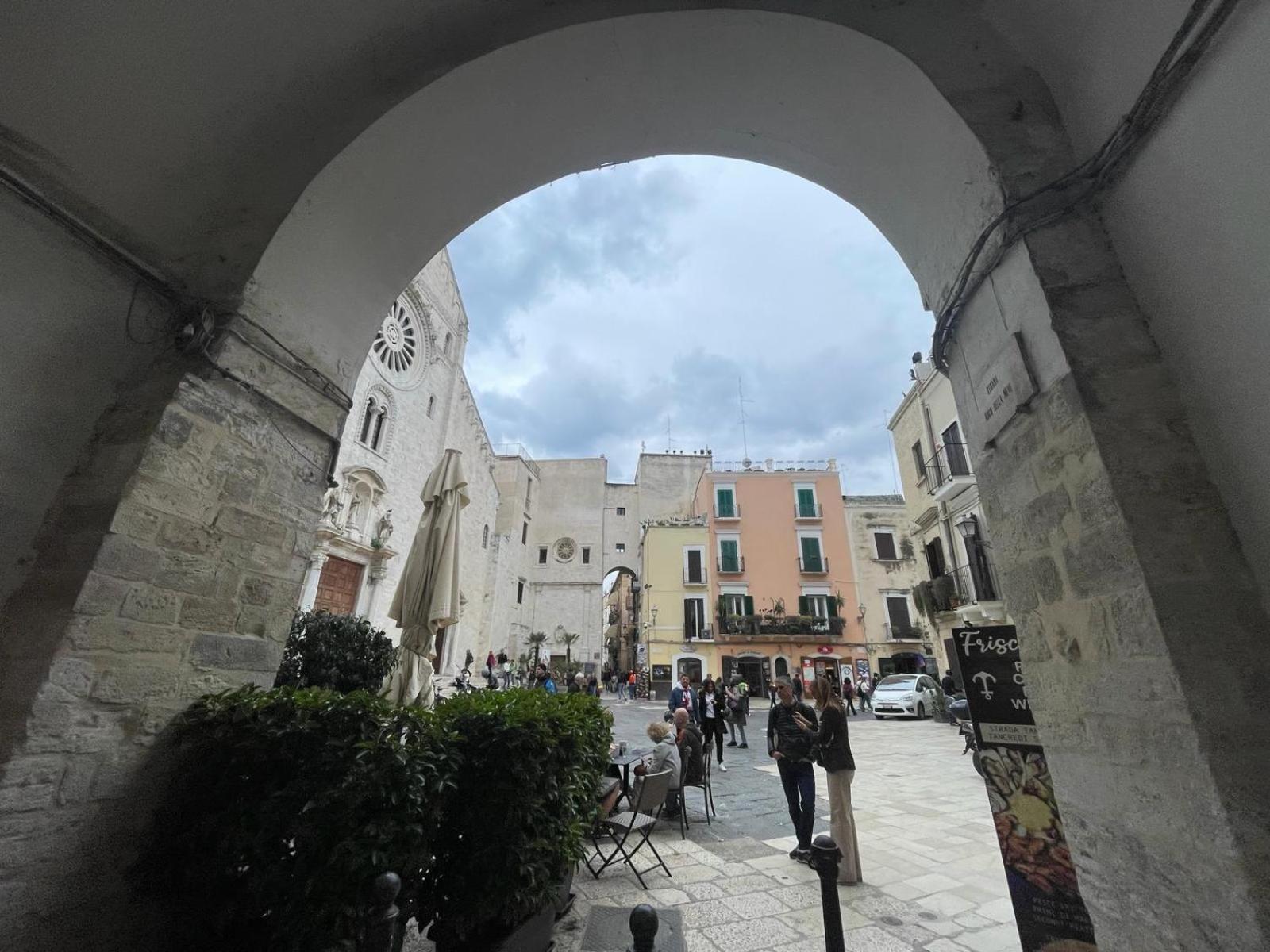 Corte Del Dattilo Nel Borgo Antico Bari Bagian luar foto